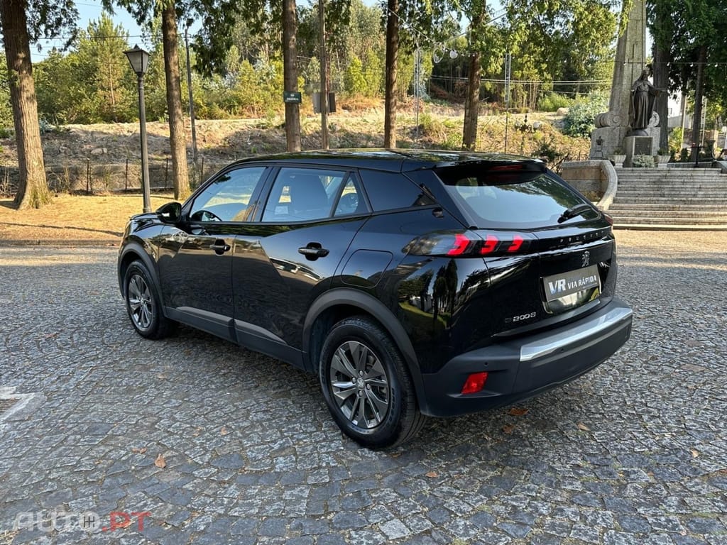 Peugeot E-2008 50 kWh Active Pack