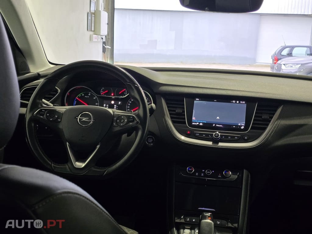 Opel Grandland (X) 1.6 T PHEV Design & Tech