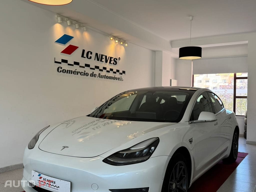 Tesla Model 3 Long-Range Dual Motor AWD