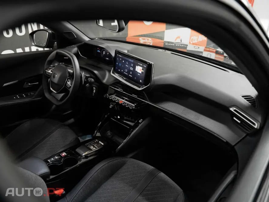 Peugeot 2008 1.2 PureTech Allure EAT8