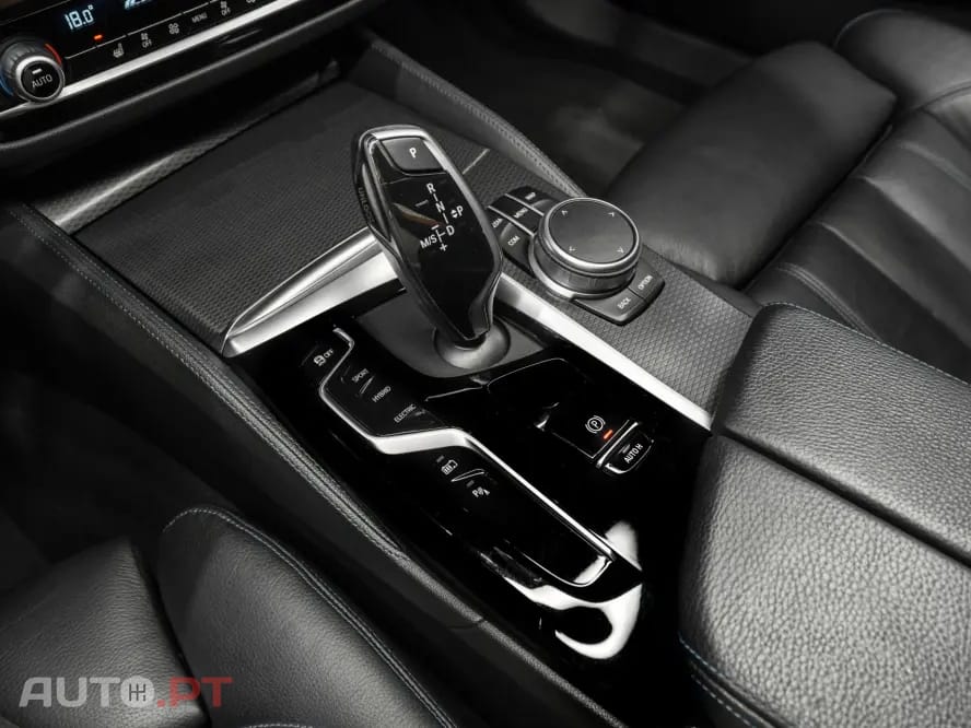 BMW 530 e Pack Desportivo M