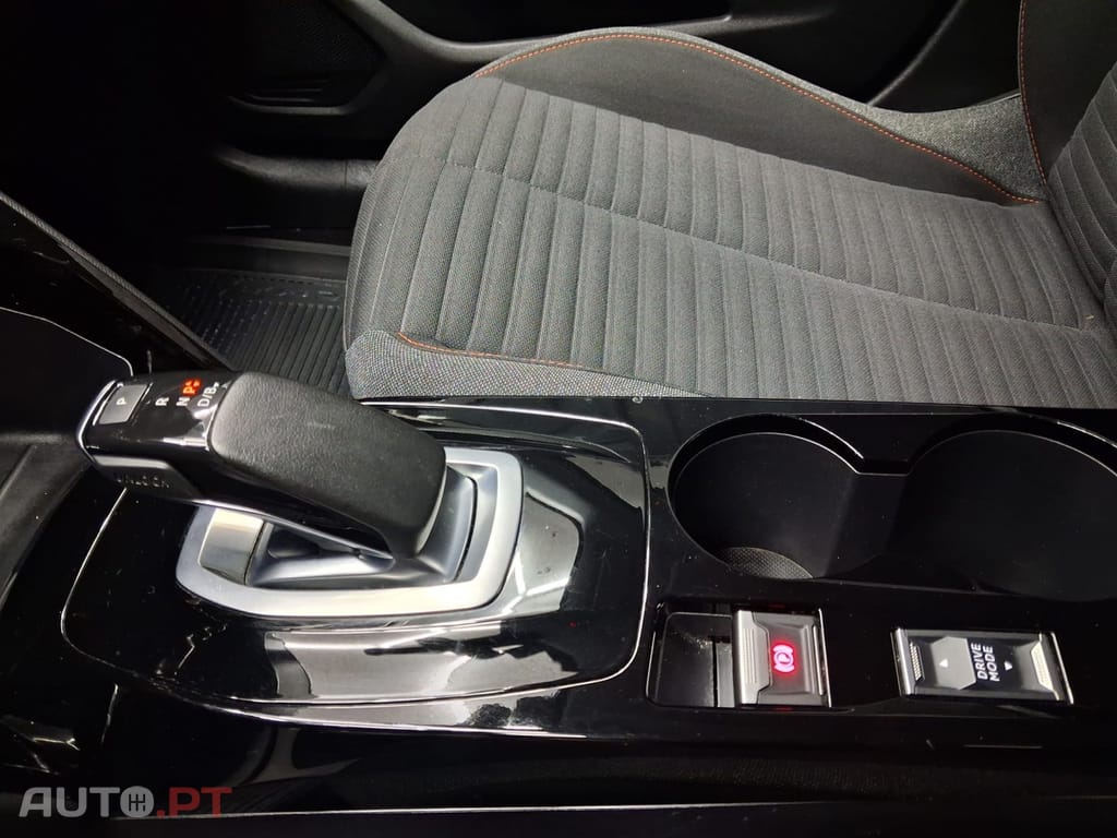 Peugeot E-208 50 kWh Allure Pack