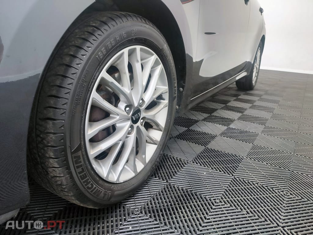 Kia Rio Dynamic line