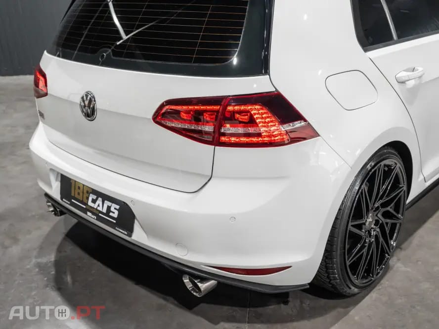 Volkswagen Golf GTI Performance BlueMotion DSG