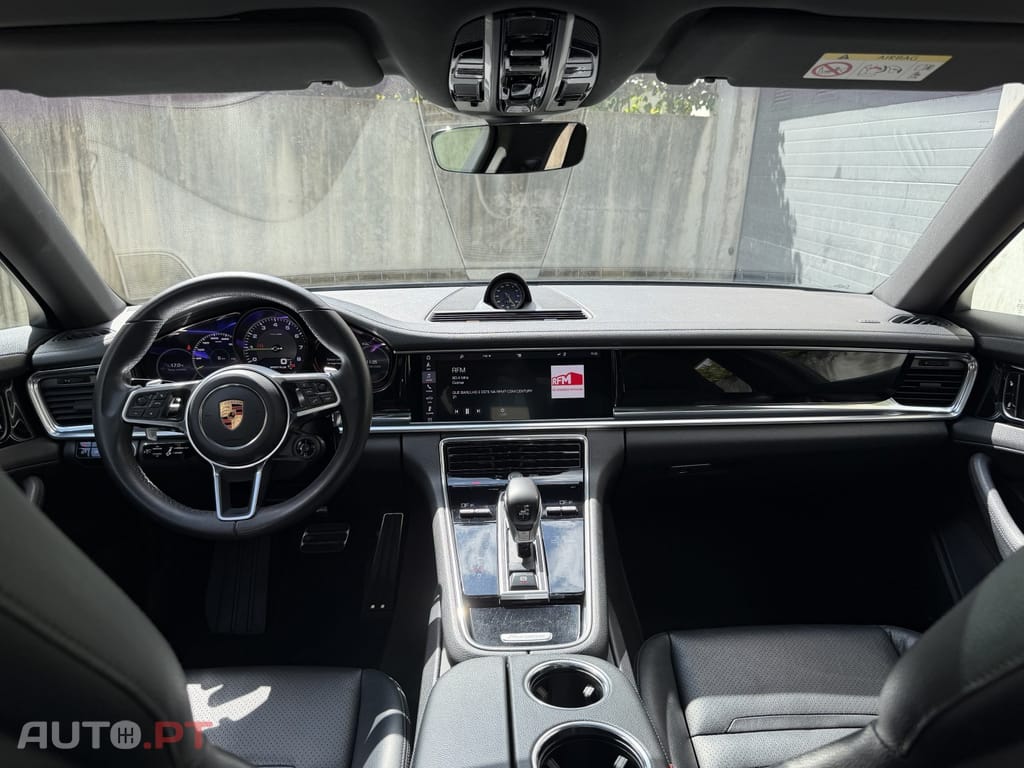 Porsche Panamera 4 E-Hybrid Platinum Edition
