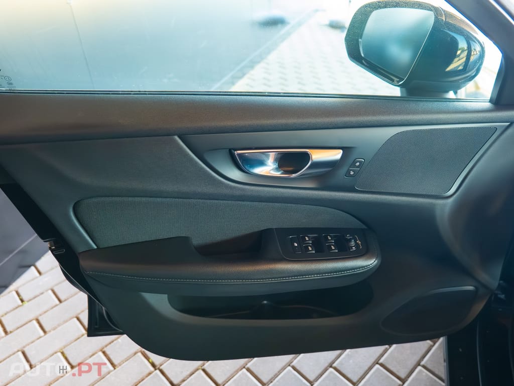 Volvo V60 2.0 D4 Momentum Geartronic