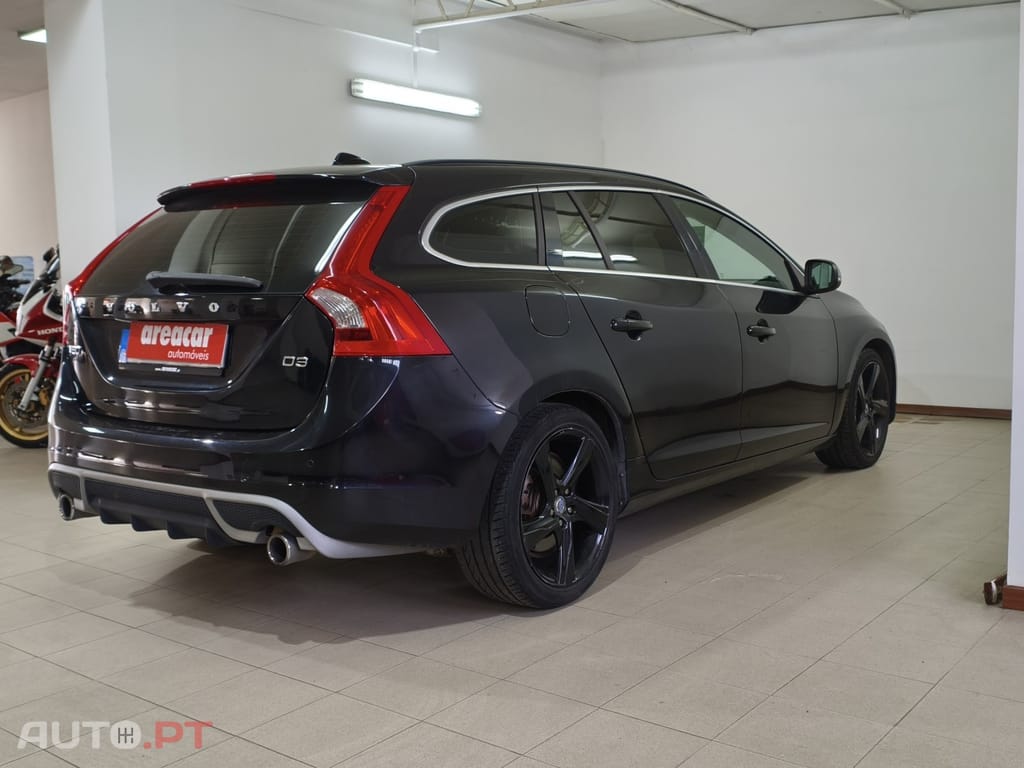 Volvo V60 2.0 D3 R-Design