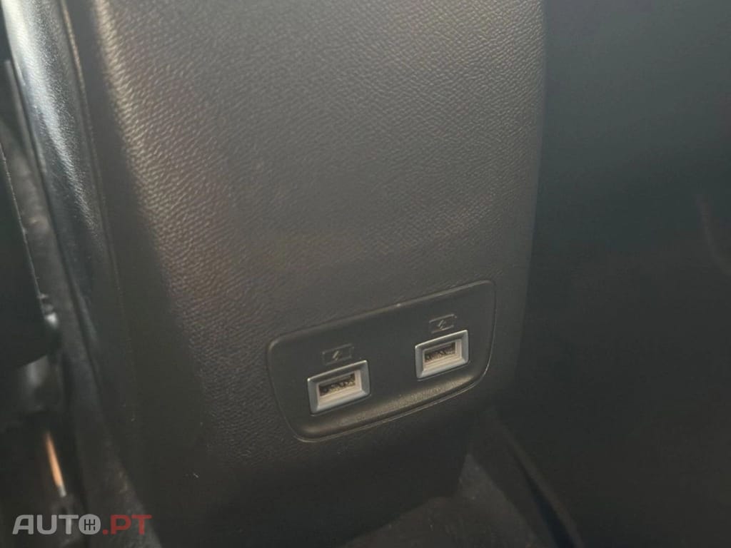 Peugeot E-2008 50 kWh Active Pack