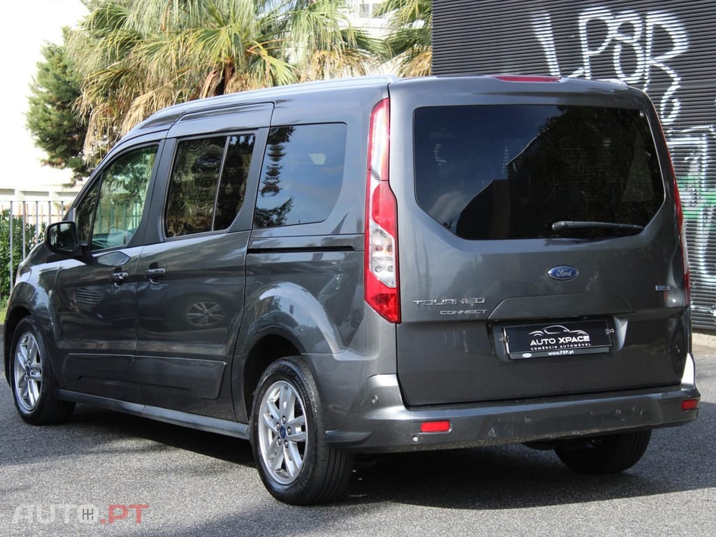 Ford Tourneo Grand 1.5 TDCi Titanium