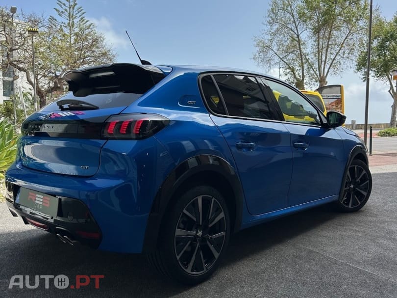 Peugeot 208 1.2 PureTech GT EAT8