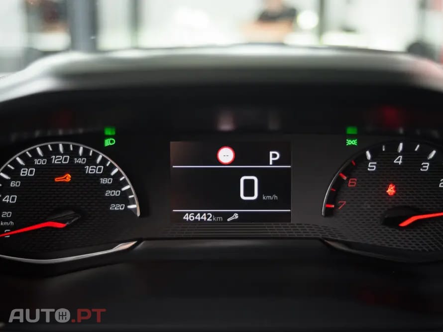 Peugeot 2008 PureTech 130 EAT8 Allure