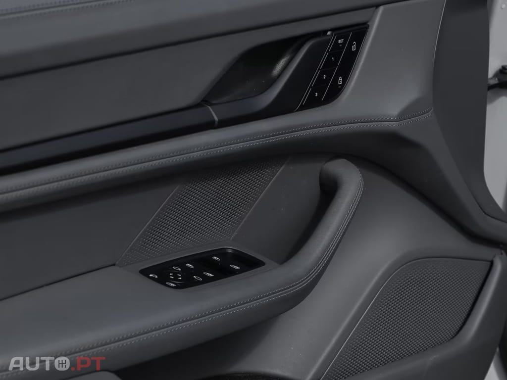 Porsche Taycan GTS I.V.A DEDUTIVEL 