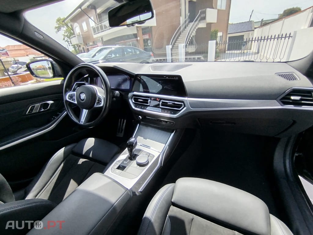 BMW 320 d Touring Pack Desportivo M Auto