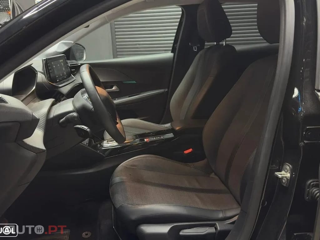 Peugeot E-208 50 kWh Active