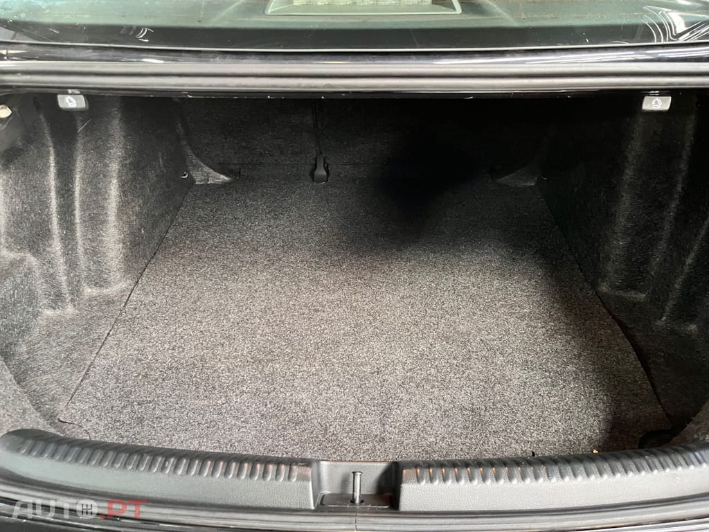 Volkswagen Jetta 1.6 TDI Advance BlueMotion