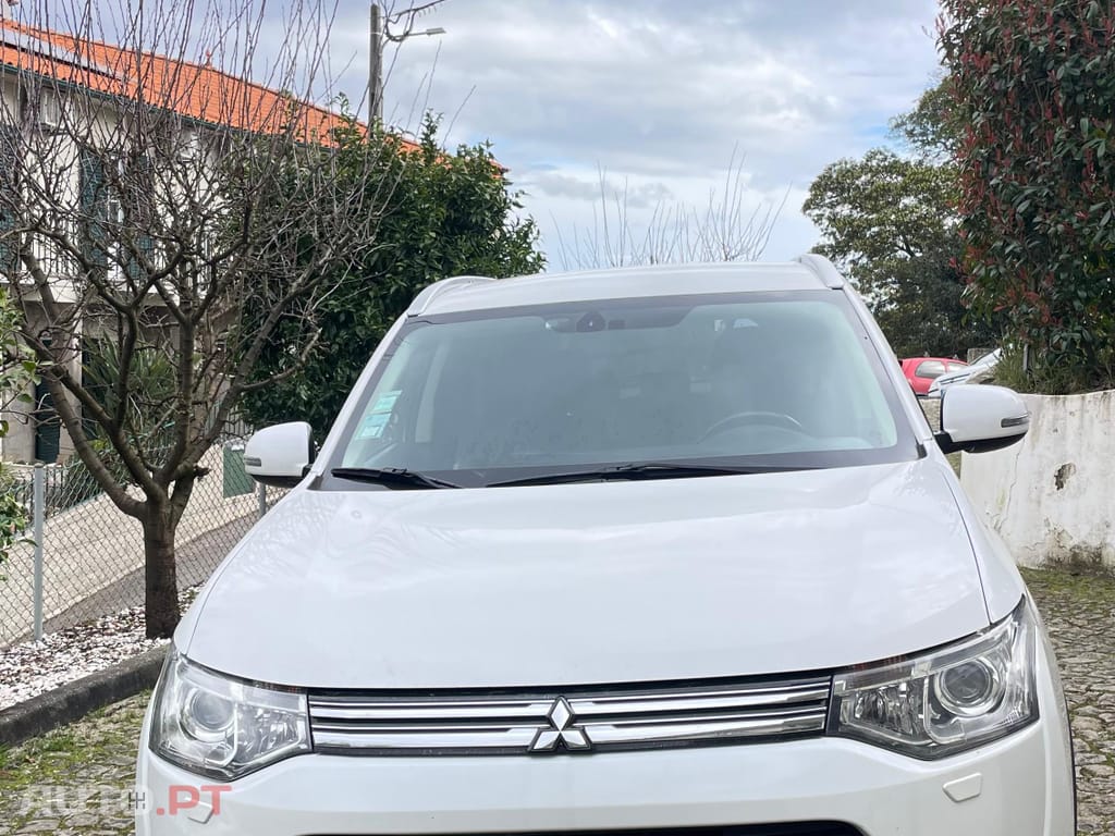 Mitsubishi Outlander PHEV Instyle Diamond 4WD