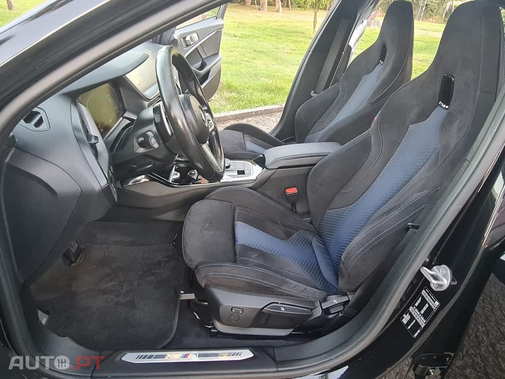 BMW 118 d Pack Desportivo M