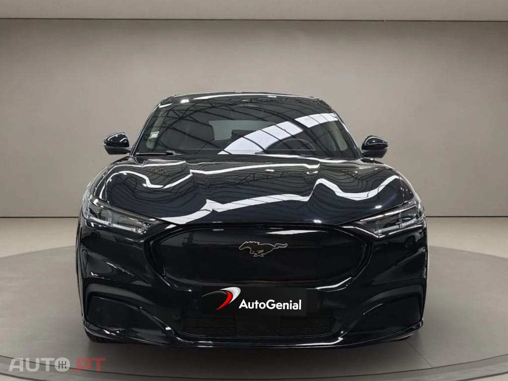 Ford Mustang Mach-E Alargada
