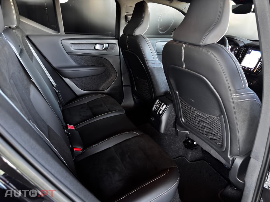 Volvo XC40 1.5 T5 PHEV Plus Dark