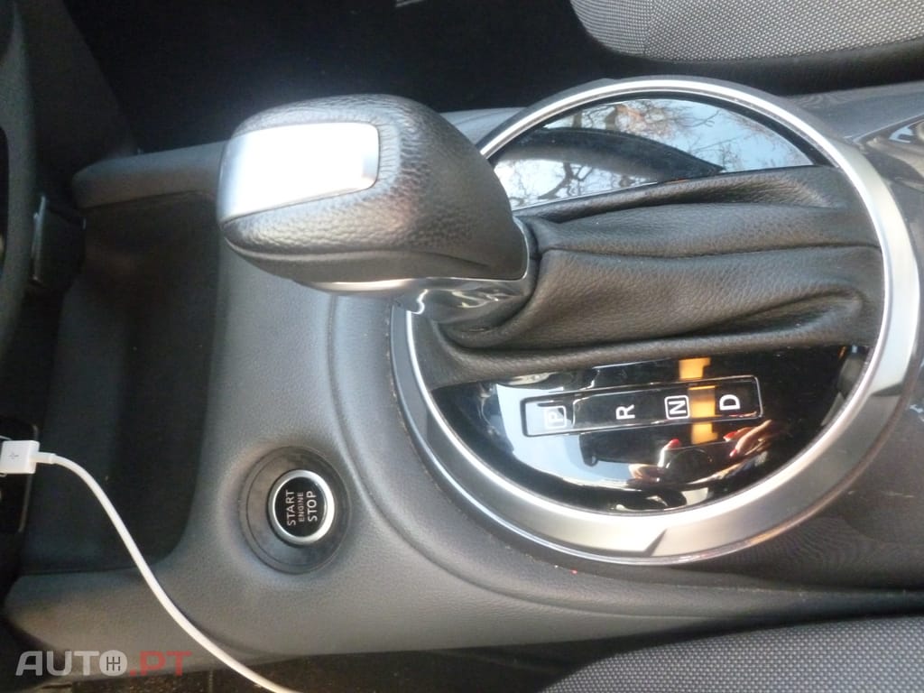 Nissan Juke 1.0 DIG-T N-Connecta Auto