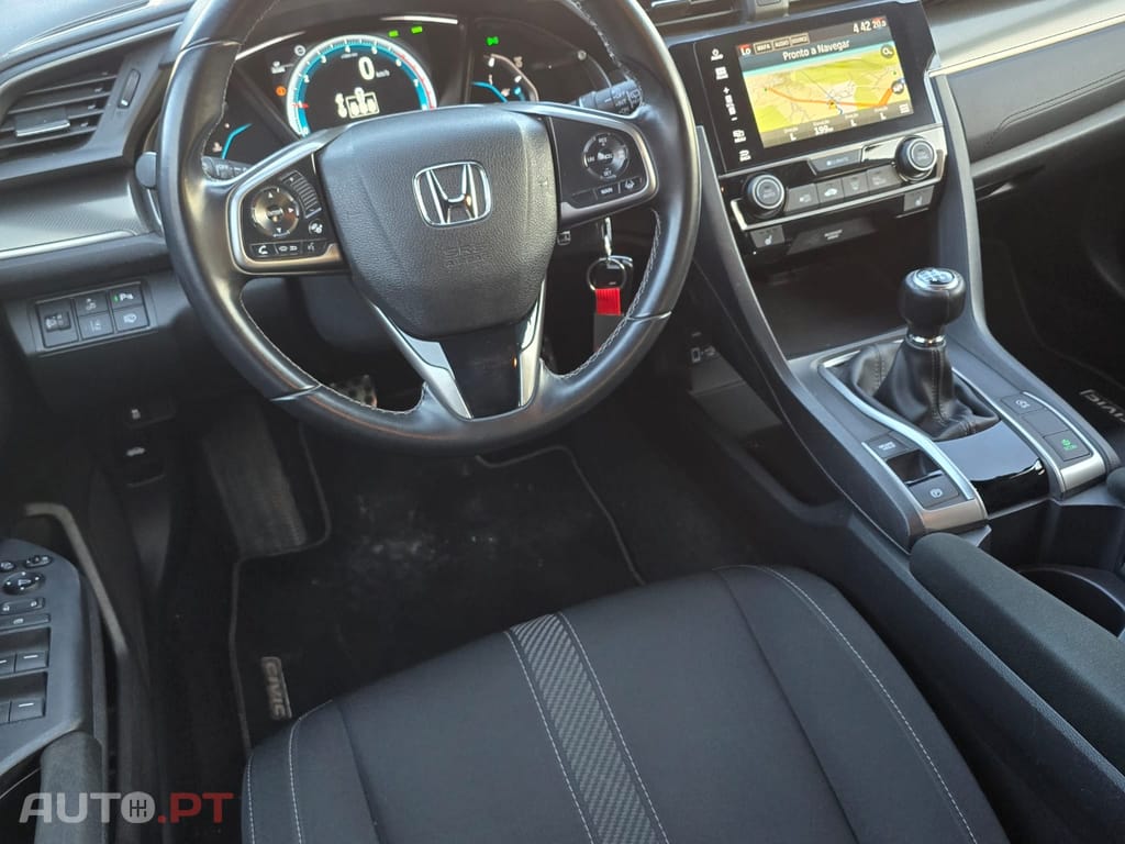 Honda Civic 1.0 ELEGANCE NAV
