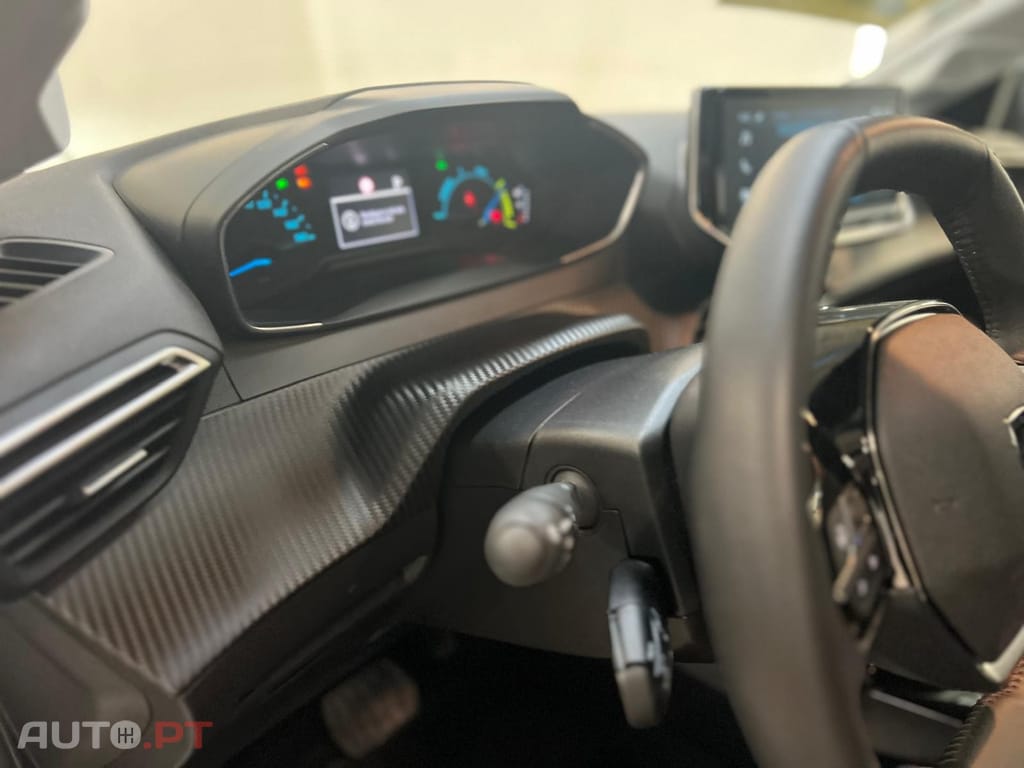 Peugeot E-208 50 kWh Style