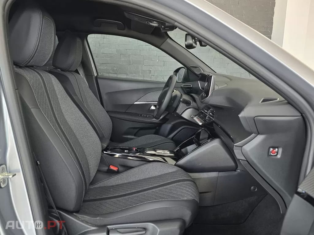 Peugeot E-2008 54 kWh Allure