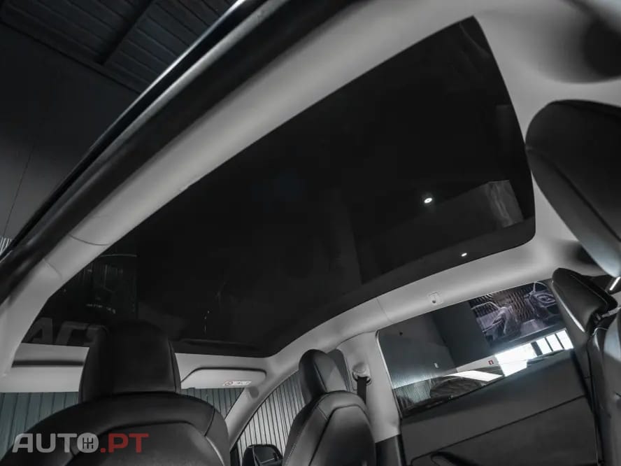 Tesla Model Y Long Range Dual Motor AWD