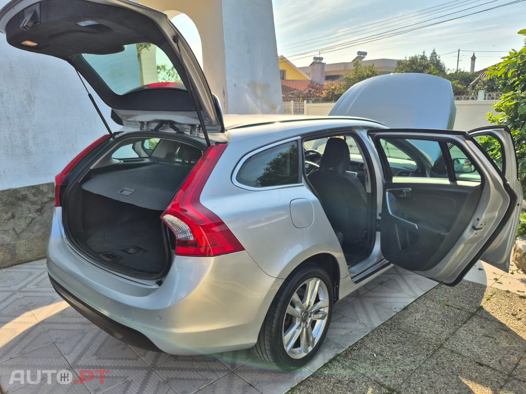 Volvo V60 D2 Momentum drive eco