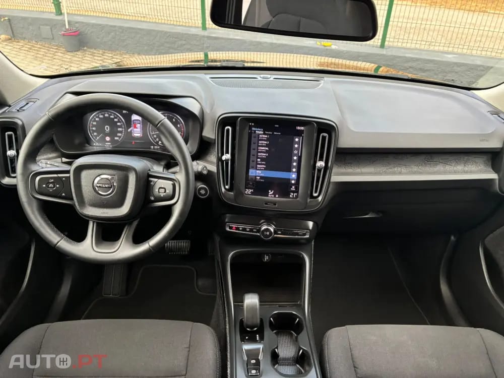 Volvo XC40 1.5 T2 Momentum Plus Geartronic