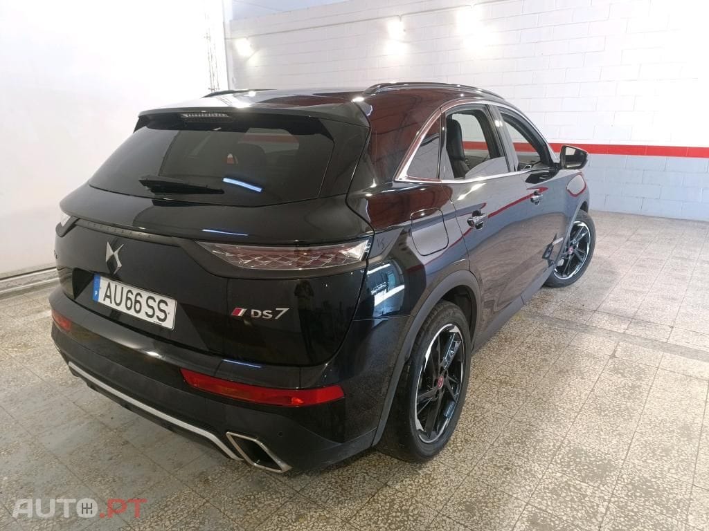 DS DS7 Crossback E-Tense Performance Line EAT8