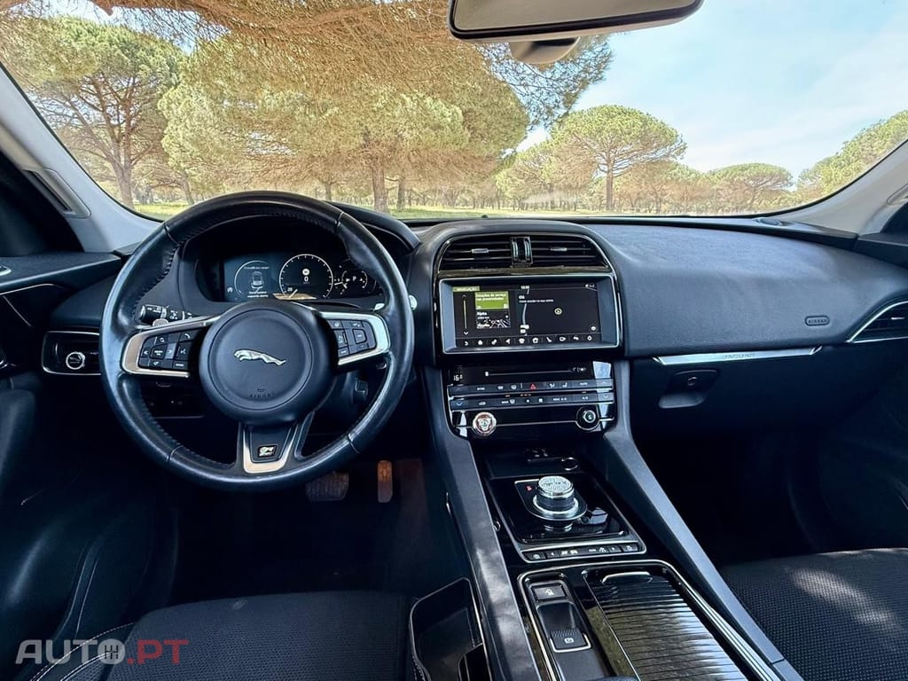 Jaguar F-Pace 25d AWD Aut. R-Sport