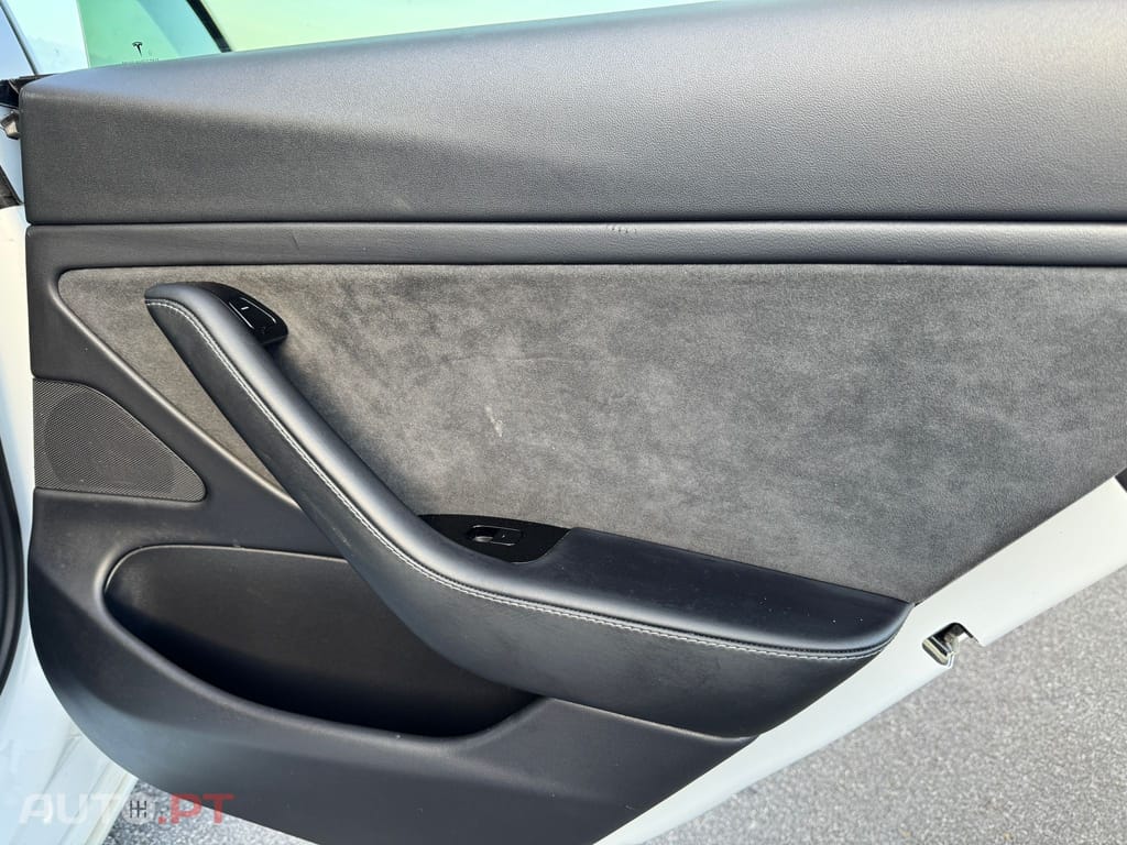 Tesla Model 3 Long-Range Dual Motor AWD