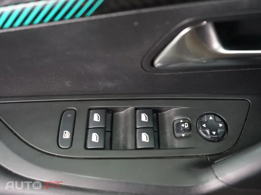 Peugeot 2008 1.2 PureTech Allure