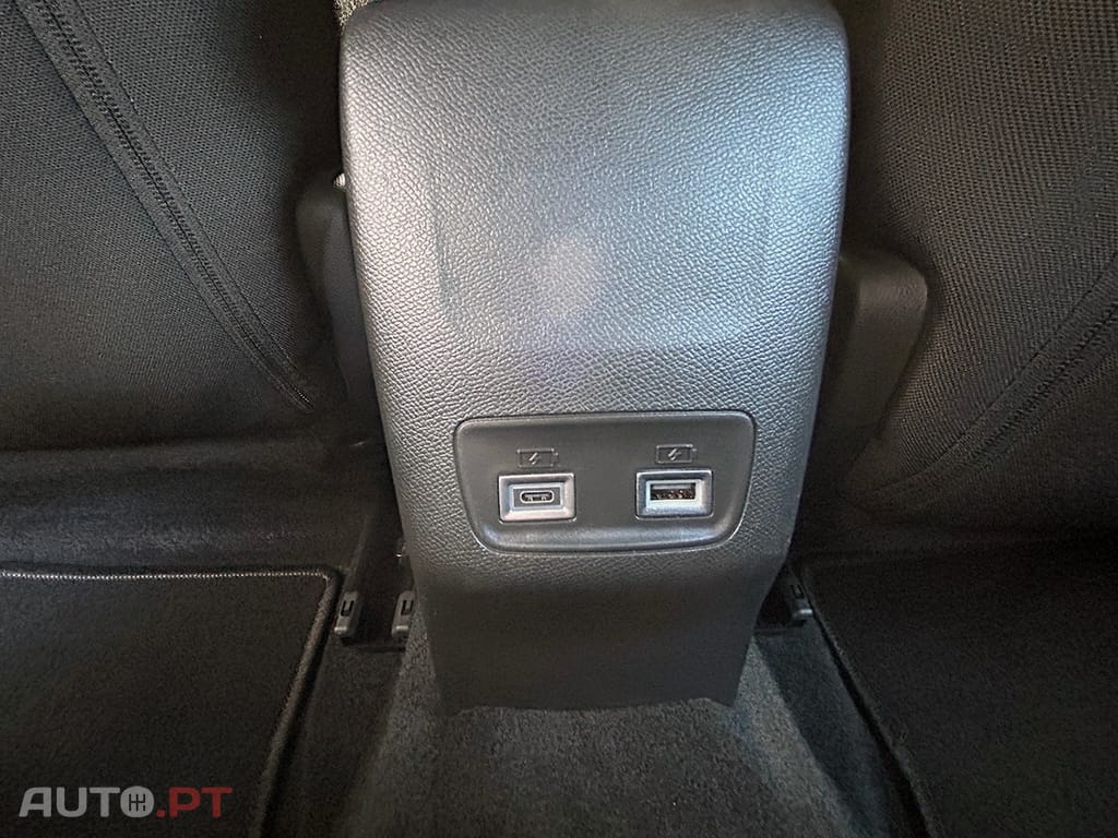 Peugeot E-2008 54 kWh Active