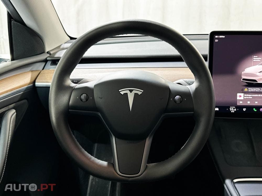 Tesla Model Y Long Range Dual Motor AWD
