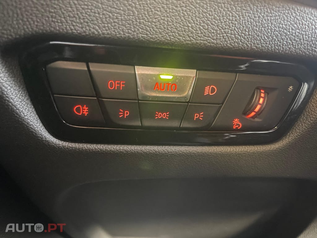 BMW 218 i Pack Desportivo M Auto