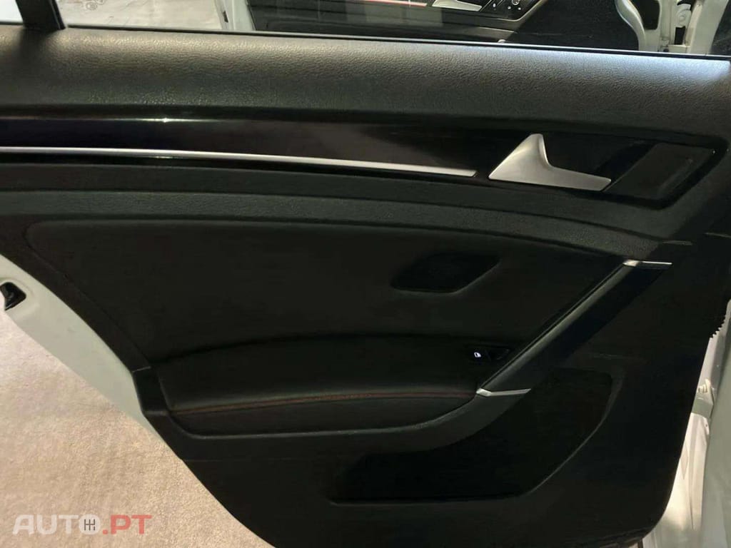 Volkswagen Golf 2.0 TSI GTI DSG Performance