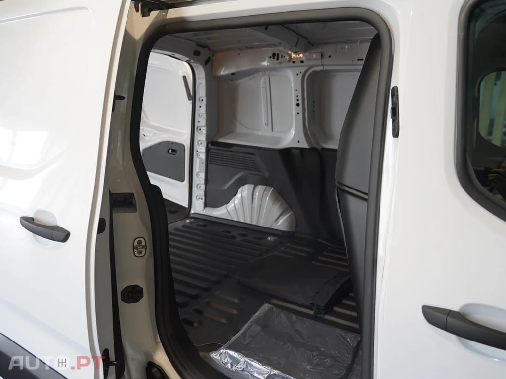 Peugeot E-Partner 50 kWh M Standard