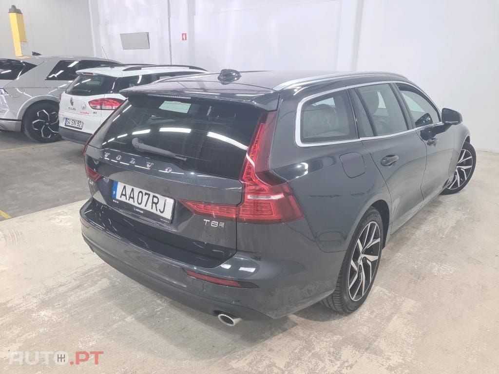 Volvo V60 2.0 T8 AWD TE Momentum Plus