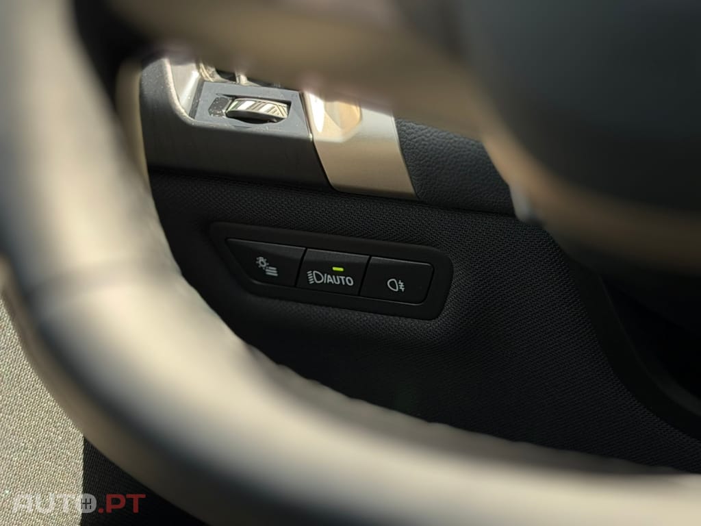 BMW iX xDrive 40 Pack Desportivo