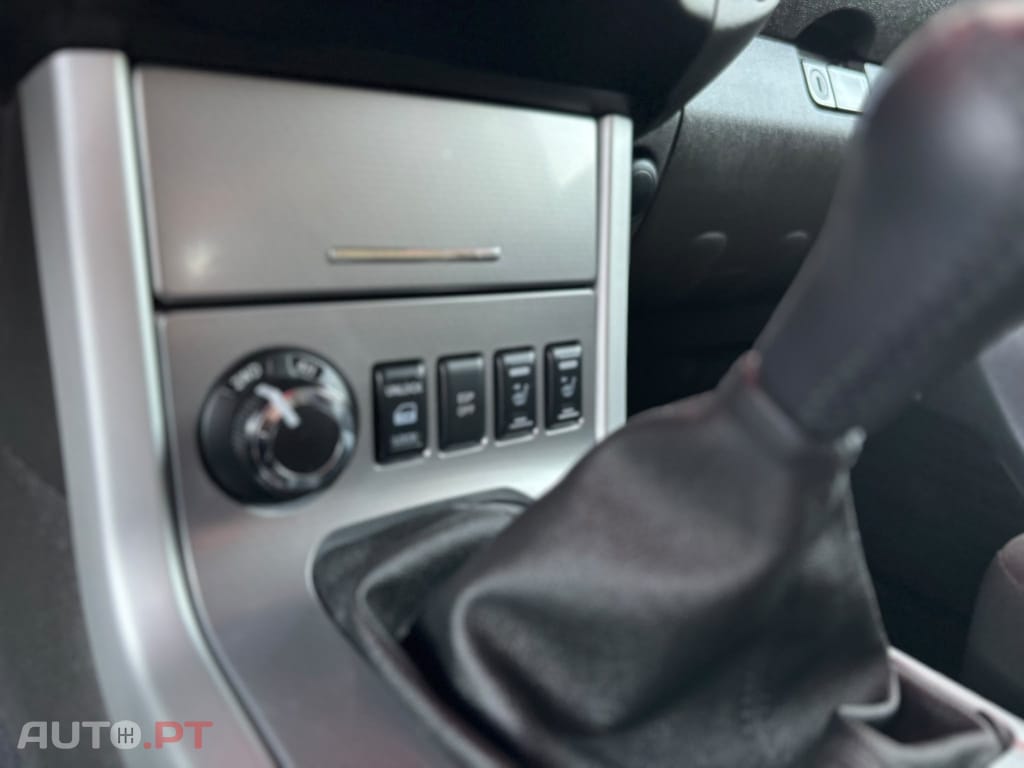 Nissan Navara 2.5 dCi CD LE 4WD