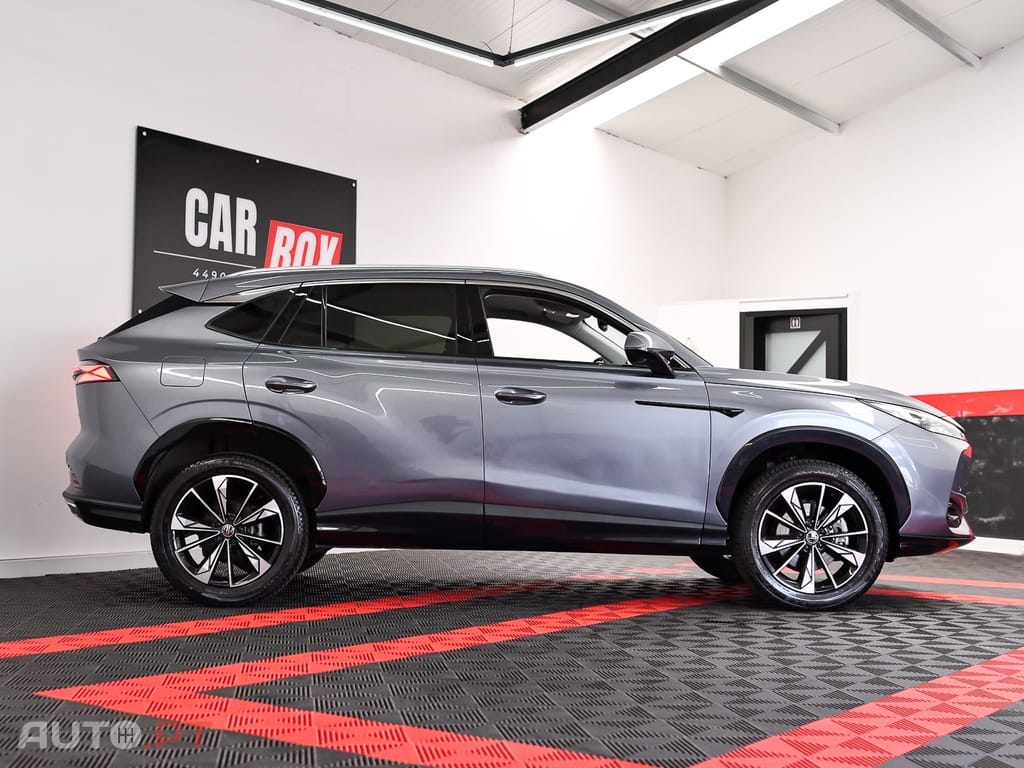 MG HS 1.5 T Luxury AT