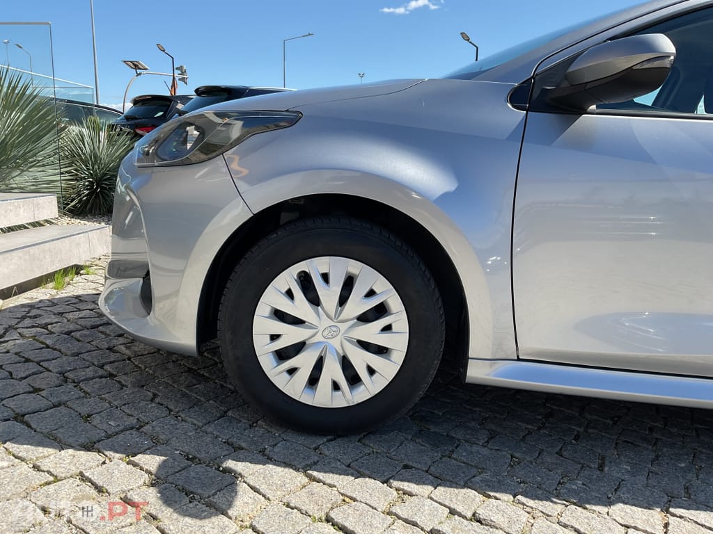 Toyota Yaris TOYOTA YARIS VVT-I HYBRID