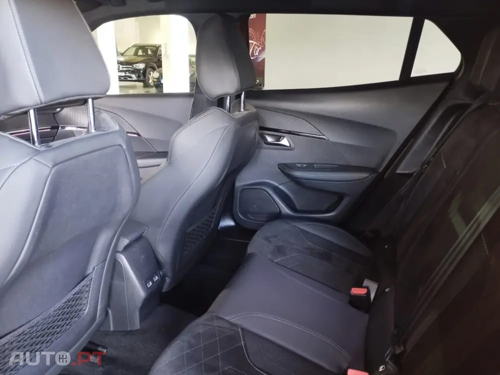 Peugeot 2008 1.2 PureTech GT EAT8