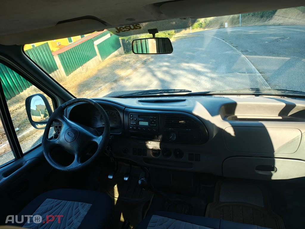 Ford Transit 120 VAN TD 85cv (9 Lugares)