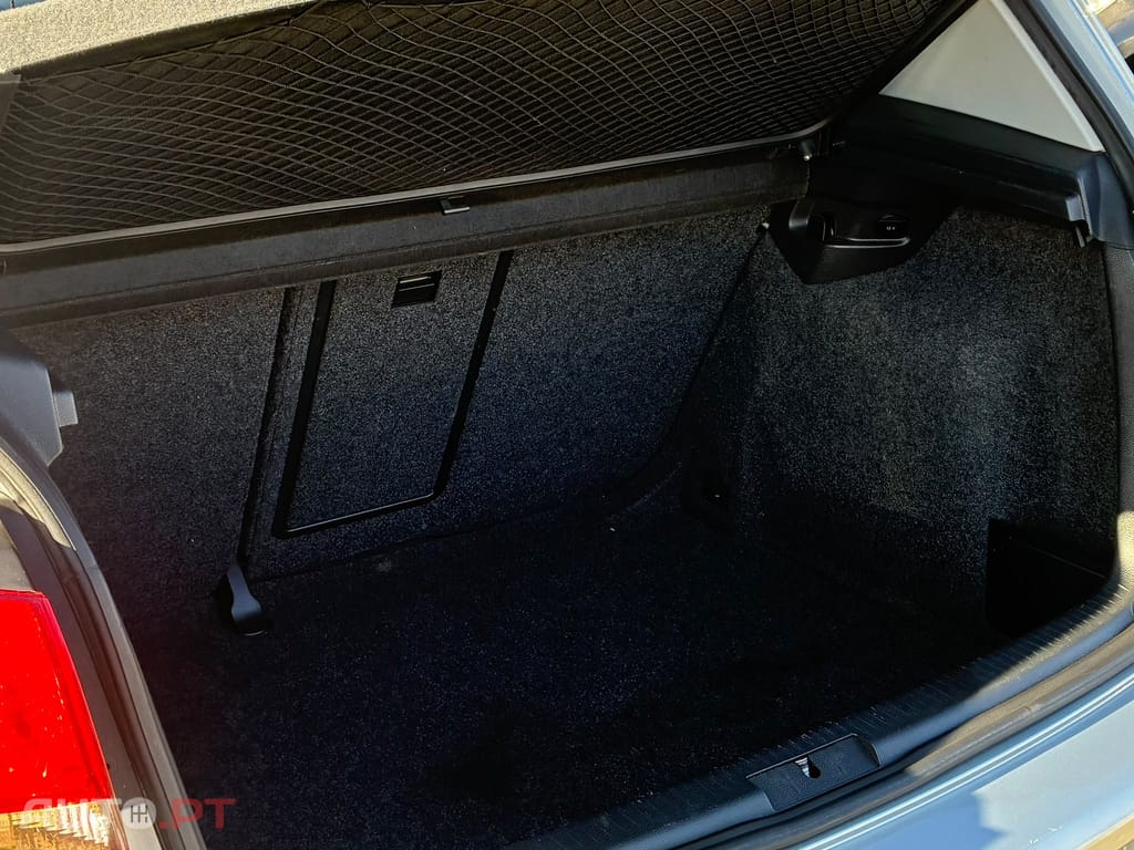 Volkswagen Golf VI 1.6 TDi Confortline