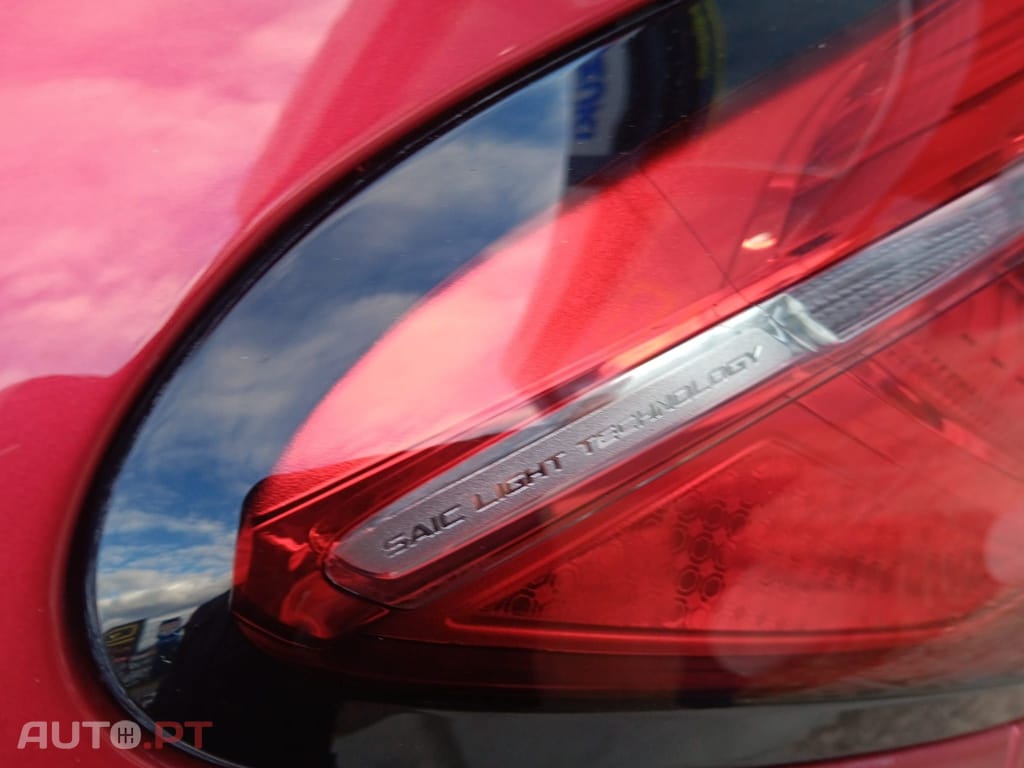 MG EHS LUXURY PHEV