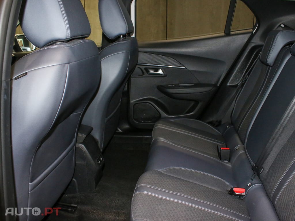 Peugeot 2008 1.2 PureTech Allure EAT8