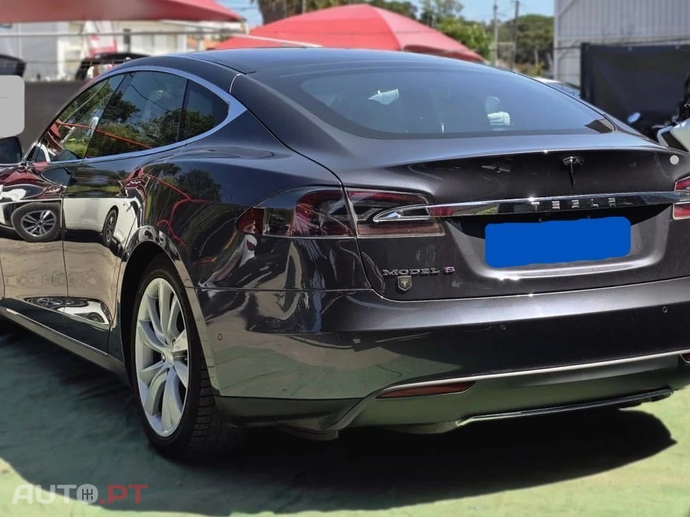 Tesla Model S S 85D